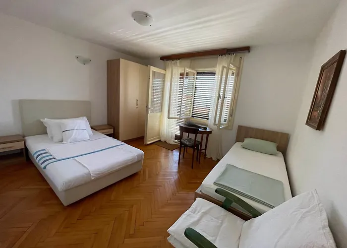 Ivancic アパート *